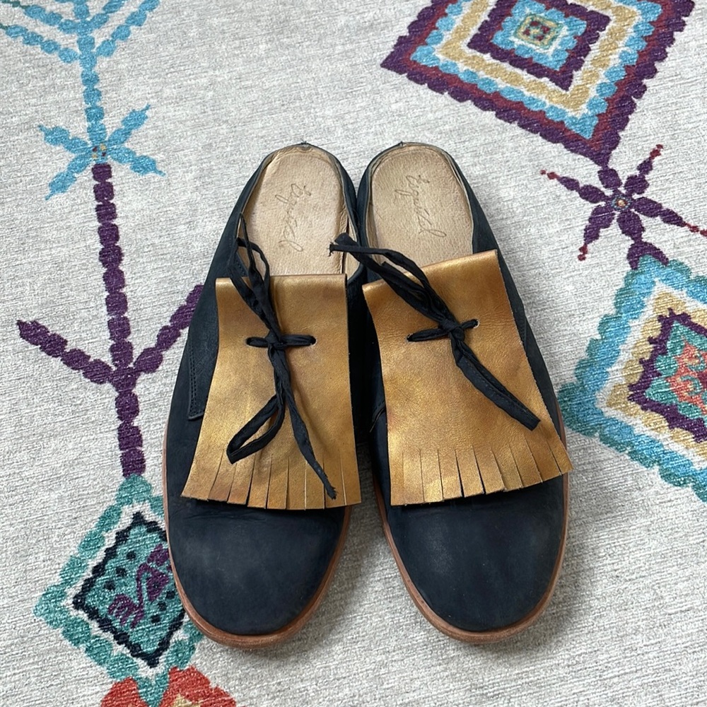 Esquivel Kiltie Slide Mule shoes